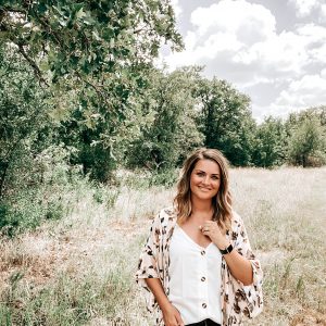 Meet DeShaun | The Yellow Rose Farmhouse
www.theyellowrosefarmhouse.com