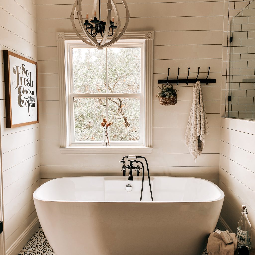 Farmhouse Home Tour | The Yellow Rose Farmhouse | www.theyellowrosefarmhouse.com