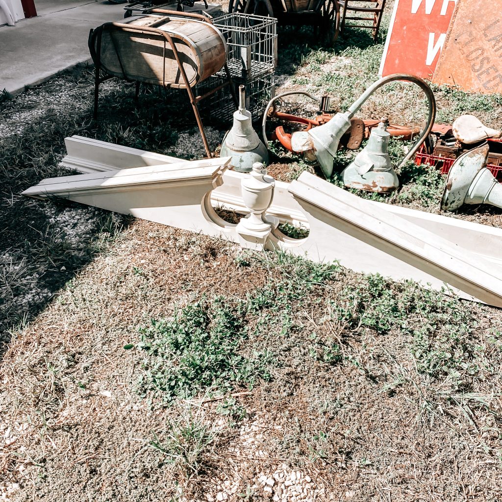 Vintage Farmhouse finds from the Round Top Antique Week in Round Top, Texas | The Yellow Rose Farmhouse | www.theyellowrosefarmhouse.com